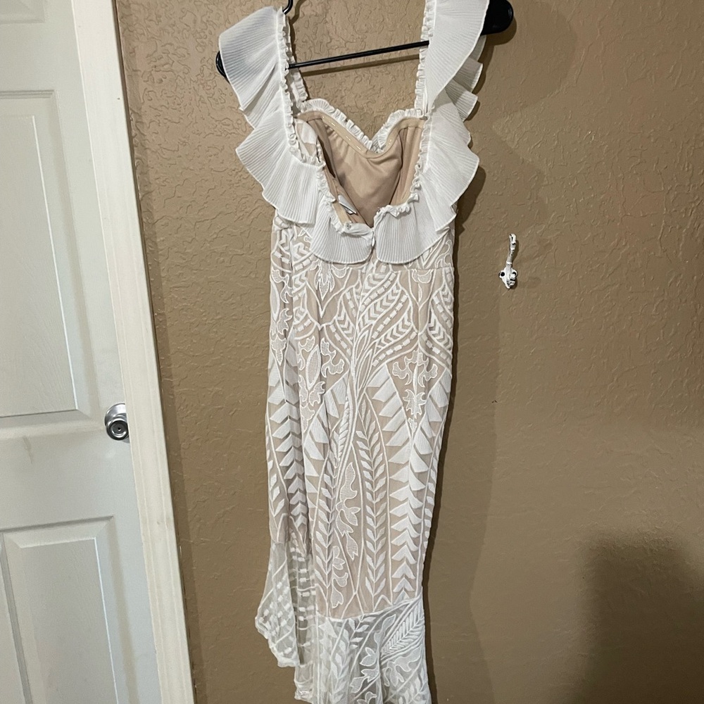 White Ruffled Lace Dress - Picture 2 of 2